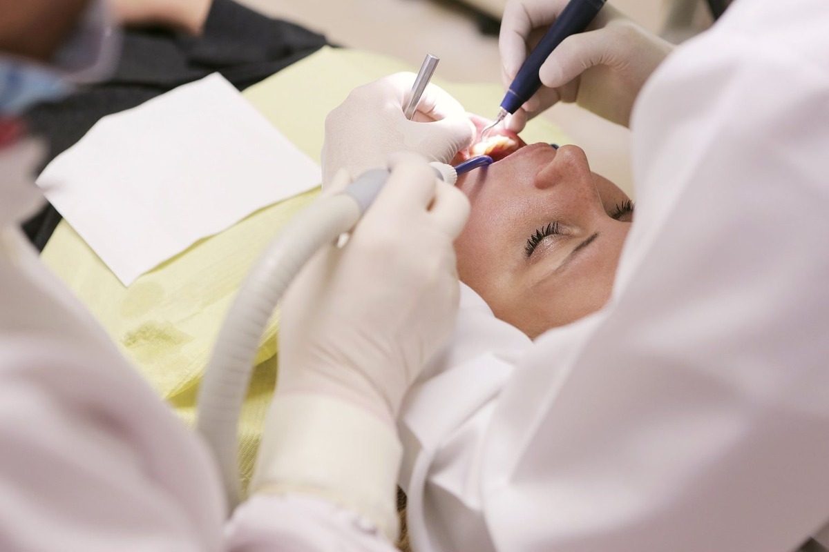 dentist-near-city-view